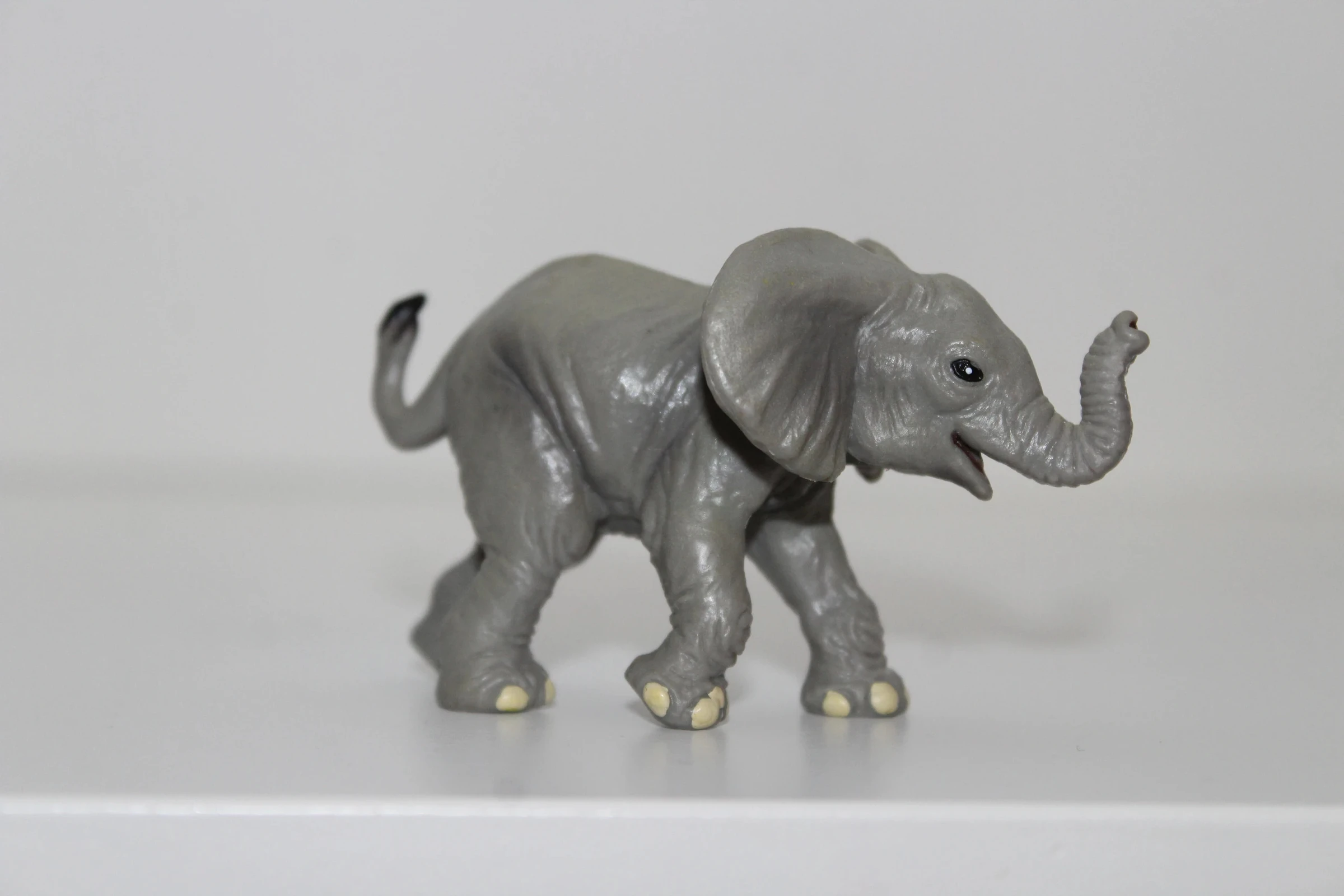 Figurine bébé éléphant - Safari 1996